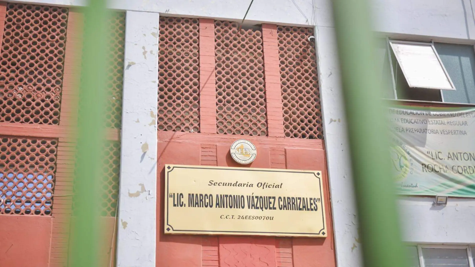 escuela construida sobre cementerio Barrio de San Miguelito (8)